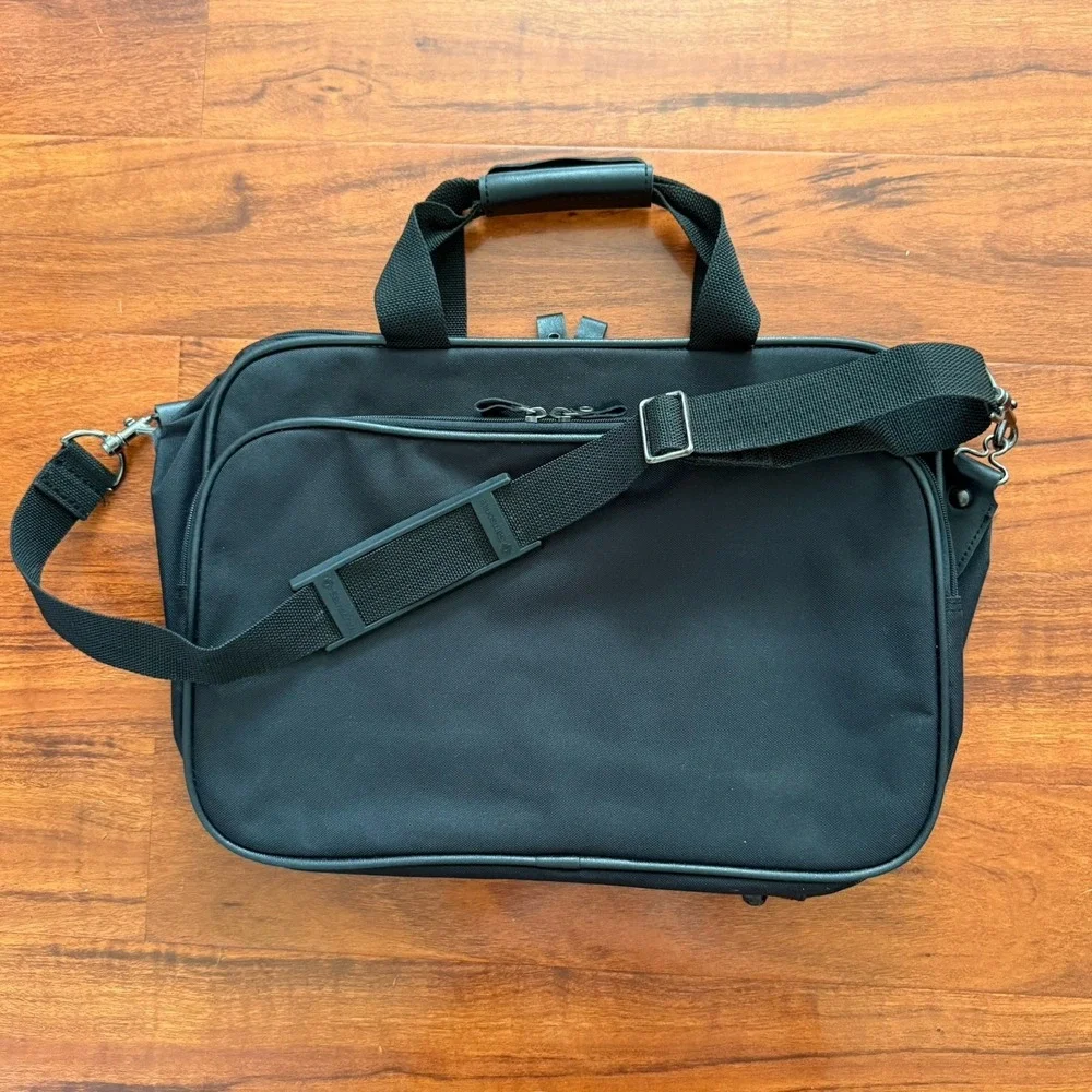 Samsonite Classic Business TSA Laptop Briefcase Shoulder Bag Travel 17x11.75